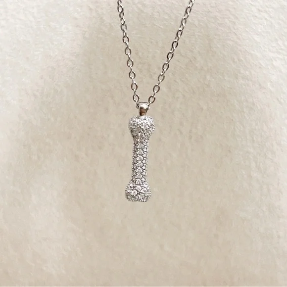✨ cute sparkly all clear stones bone 🦴 necklace - Picture 6 of 10